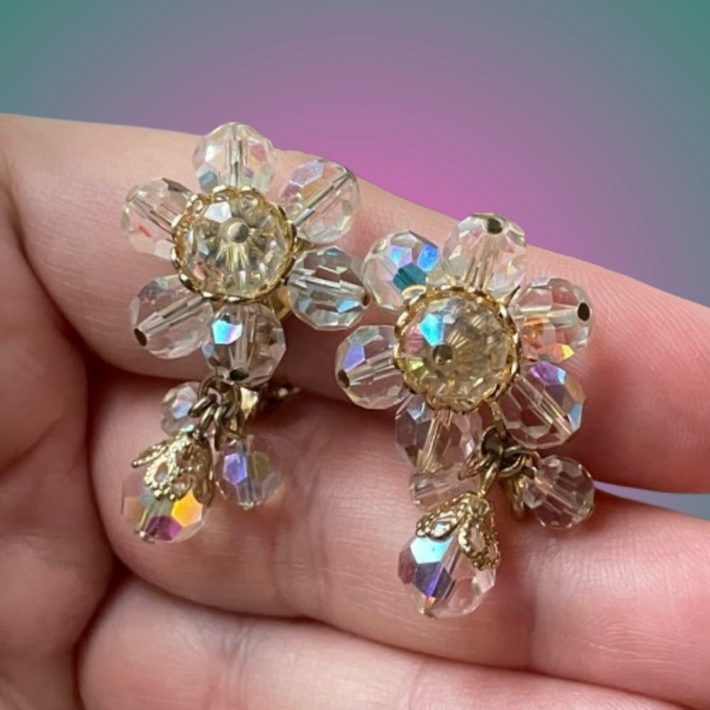 Vintage AB crystal & goldtone flower cluster dangle clip earrings unmarked